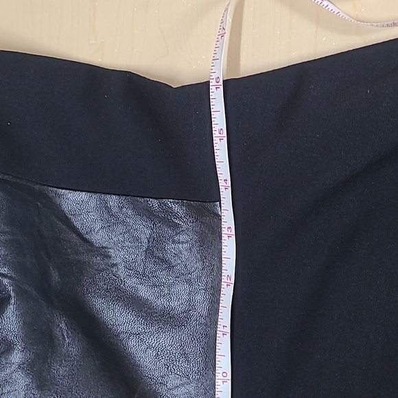Calvin Klein Black Mixed Media Peplum V-neck Sleeveless Top Side Zip Medium NWT - Picture 8 of 13